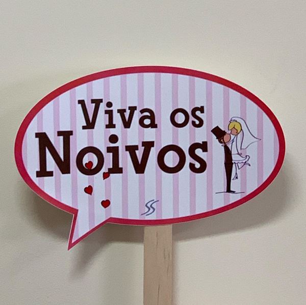 Placa "viva Os Noivos"